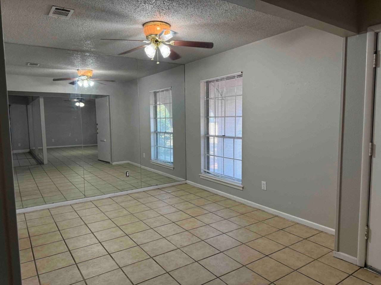 4902 Inverness Ave - Photo 4 of 7