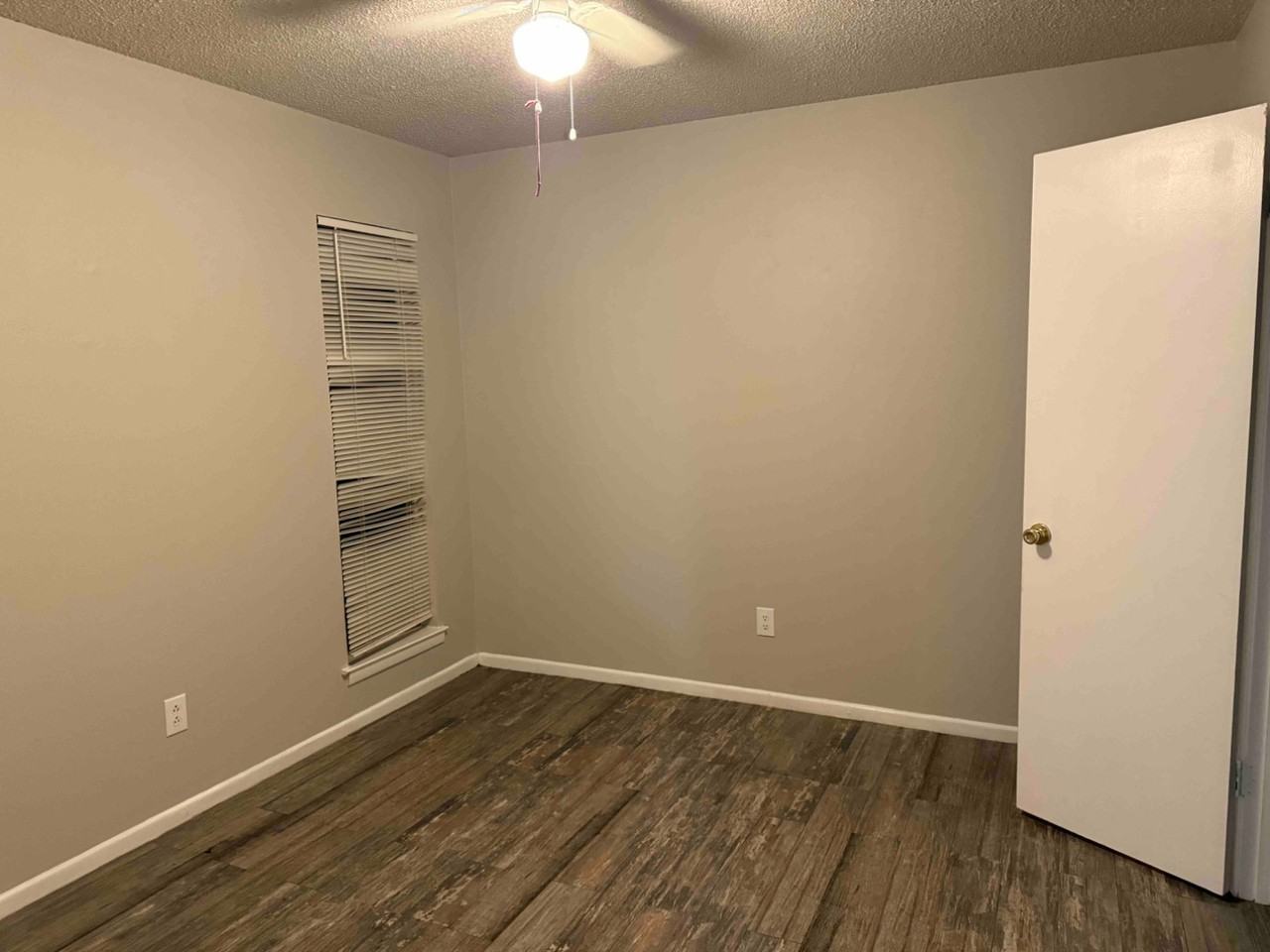 4902 Inverness Ave - Photo 5 of 7