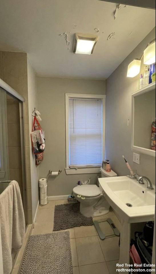 4 Iroquois St #2 - Photo 4 of 7