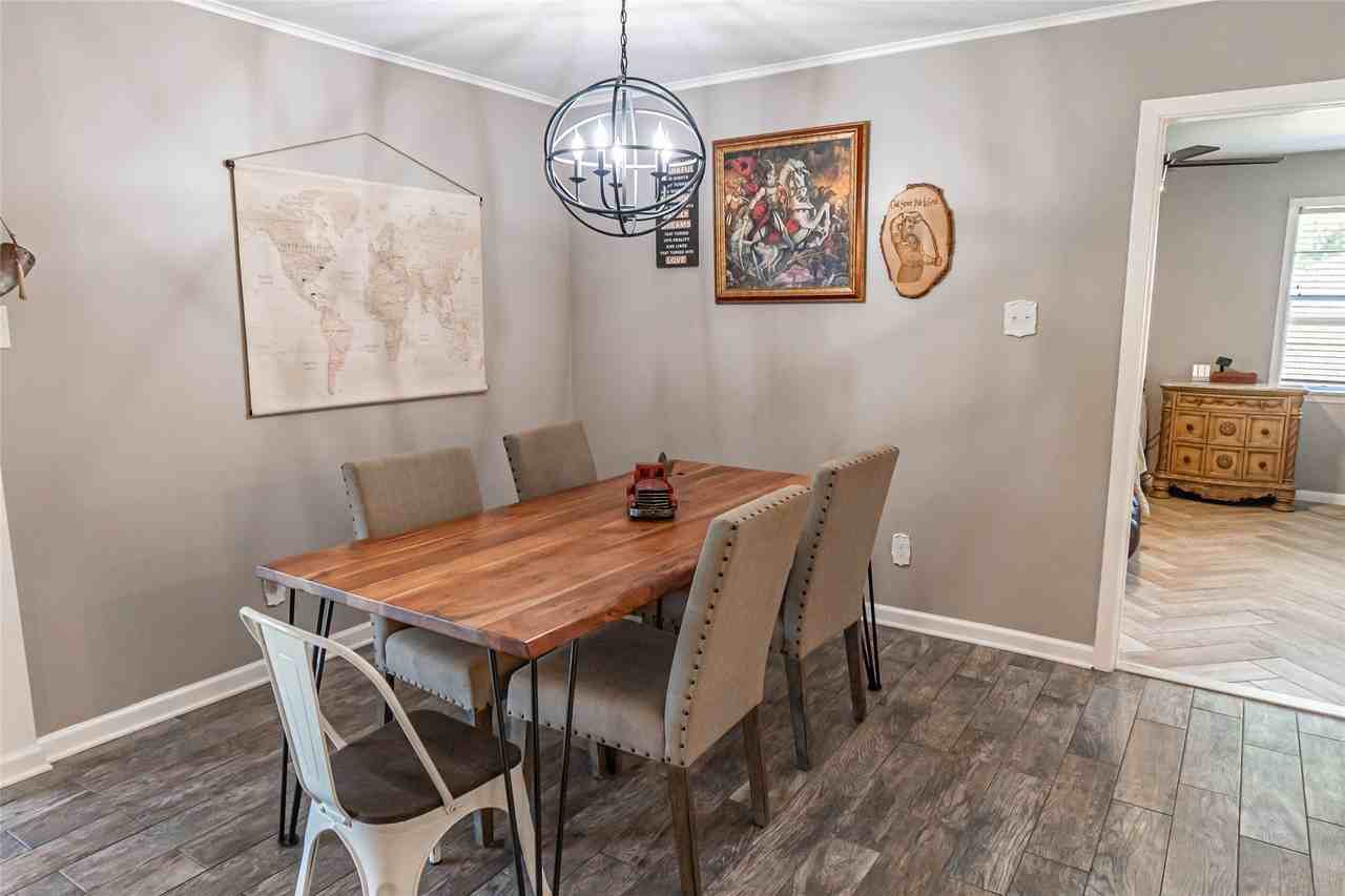 635 West Church Street - Photo 3 of 33