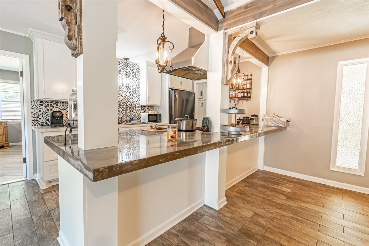 635 West Church Street - Photo 6 of 33