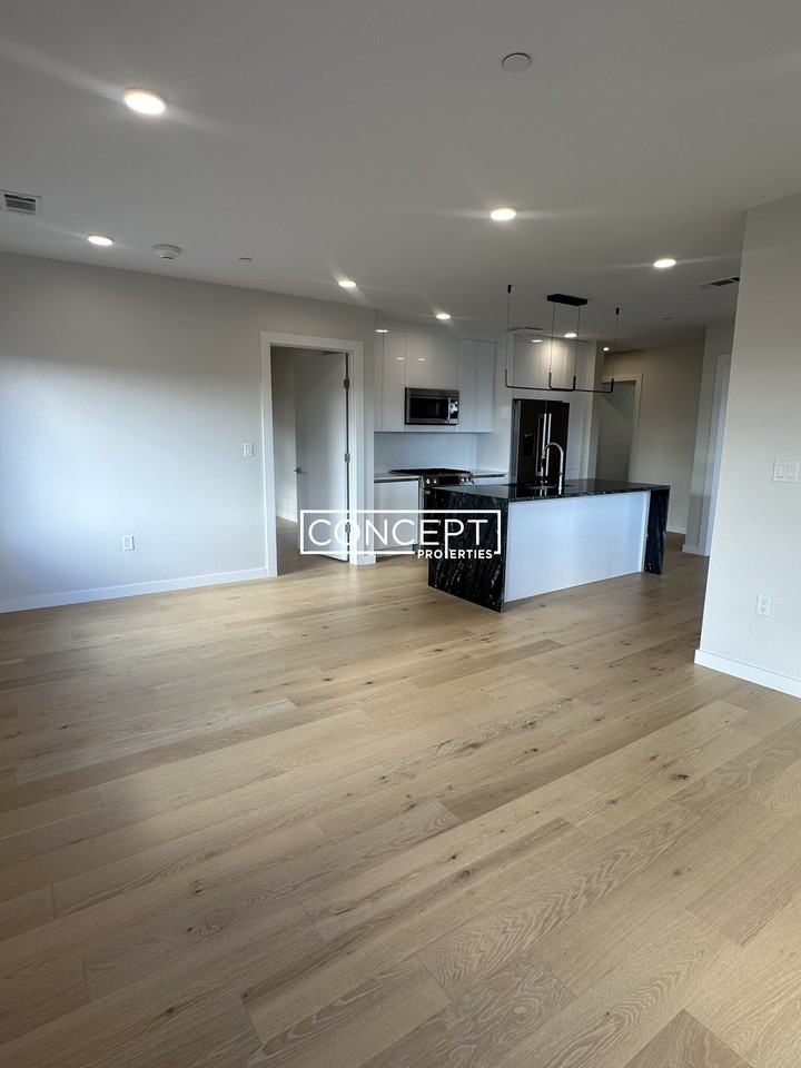 194 Sumner St #401CP - Photo 5 of 18