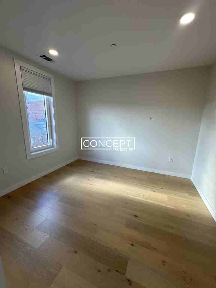 194 Sumner St #401CP - Photo 7 of 18