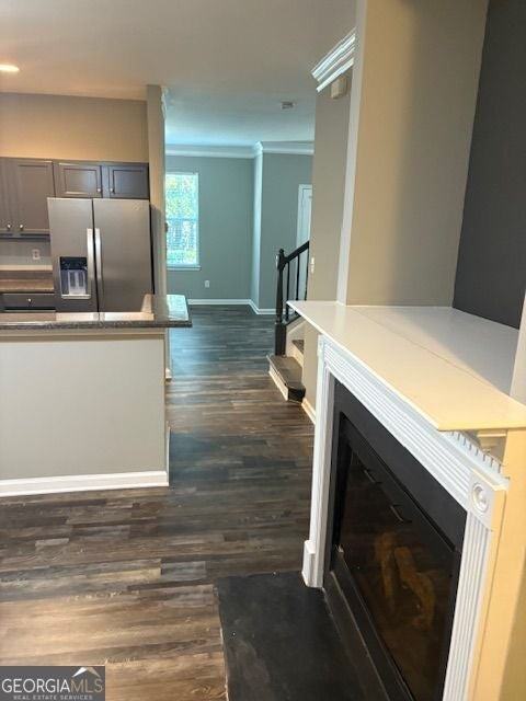 250 Amal Drive - Photo 4 of 21