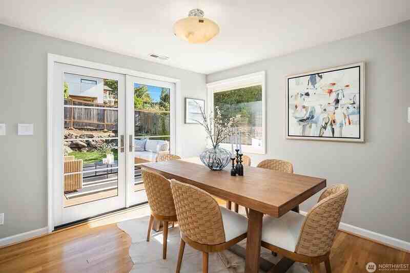 5606 59th Ave Ne - Photo 7 of 34