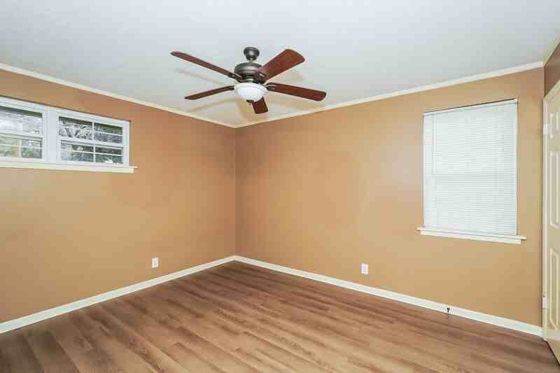 1510 Carlisle St - Photo 3 of 15