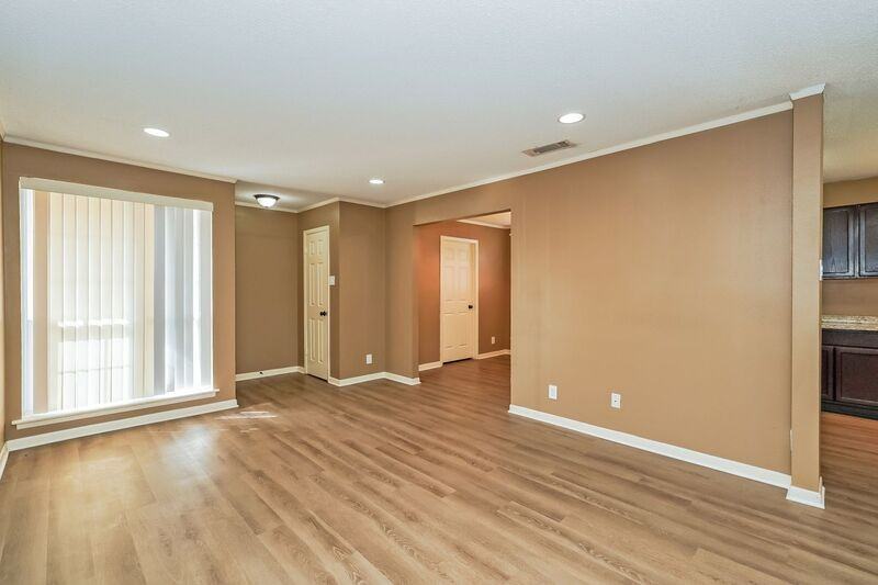 1510 Carlisle St - Photo 6 of 15