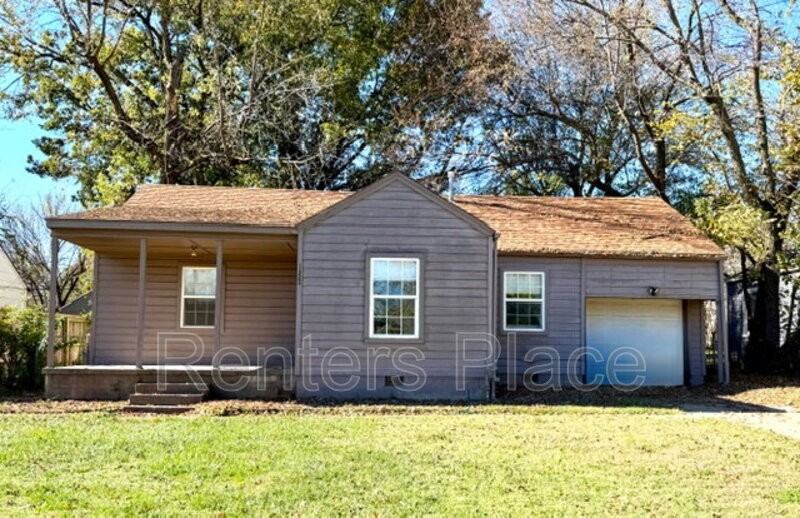 1328 South Erie Avenue - Photo 2 of 15