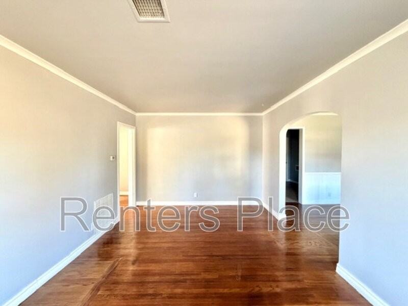 1328 South Erie Avenue - Photo 3 of 15