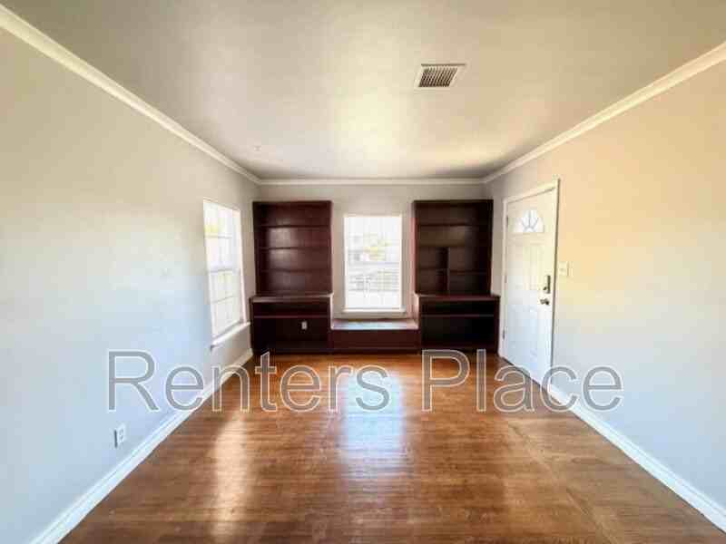 1328 South Erie Avenue - Photo 4 of 15