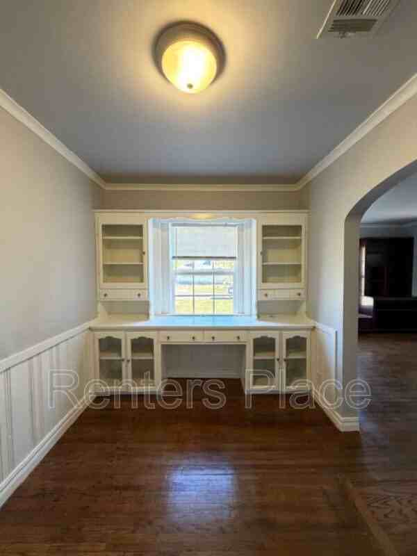 1328 South Erie Avenue - Photo 6 of 15