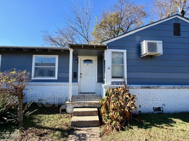 2915 E Easton St #C - Photo 3 of 12