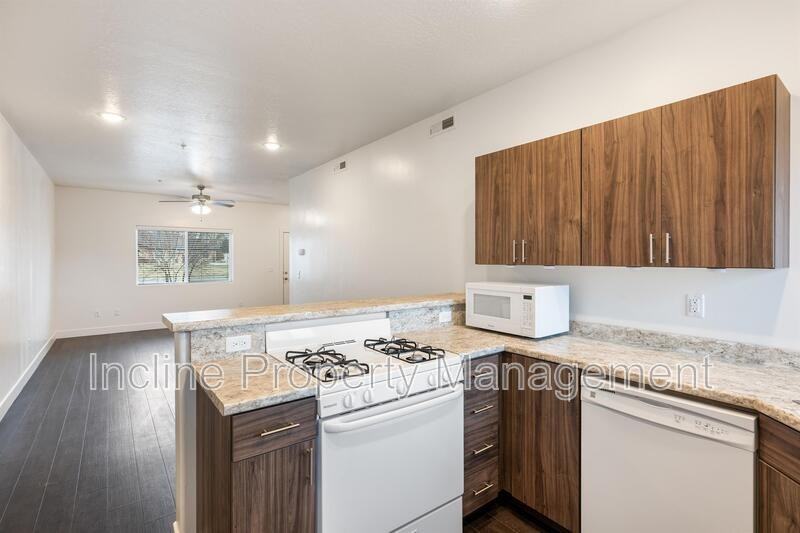 1389 Northfield Rd #8 - Photo 3 of 20