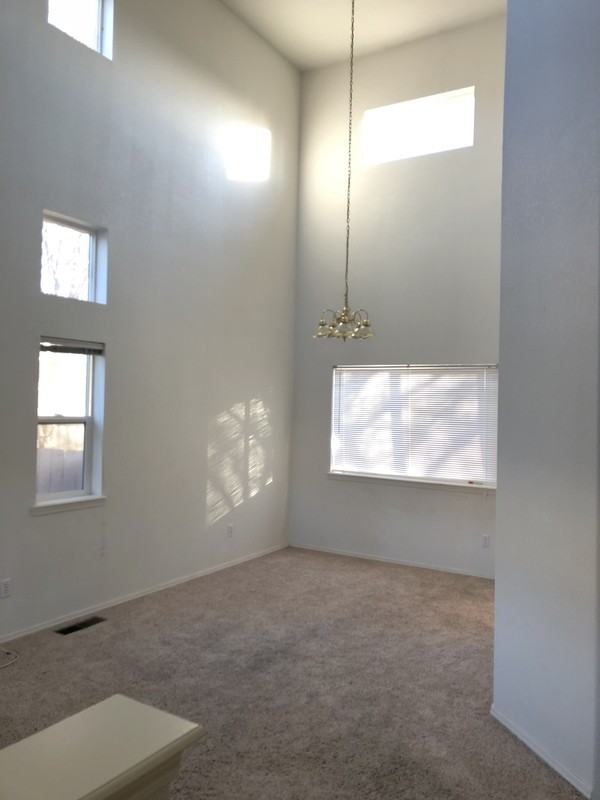 944 Nw Oak Pl - Photo 4 of 50