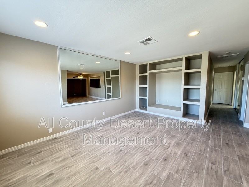 43714 Aztec St - Photo 3 of 14