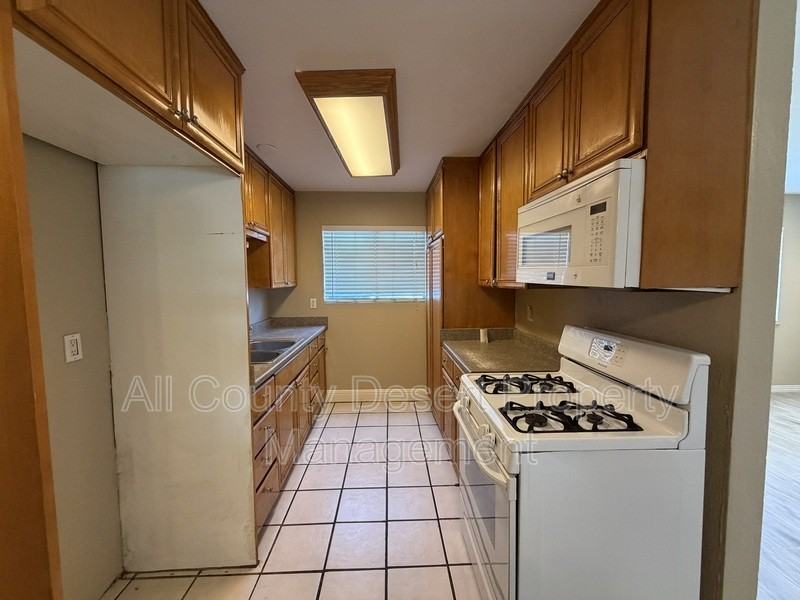 43714 Aztec St - Photo 4 of 14