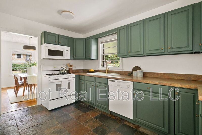 2855 Monticello Place - Photo 2 of 26