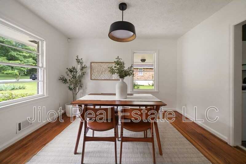 2855 Monticello Place - Photo 7 of 26