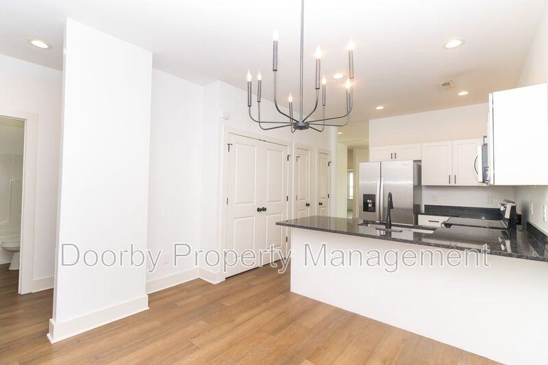 3016 North Chamberlain Avenue - Photo 2 of 21