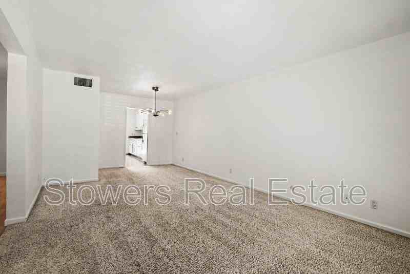 1714 Parkside Drive - Photo 4 of 26