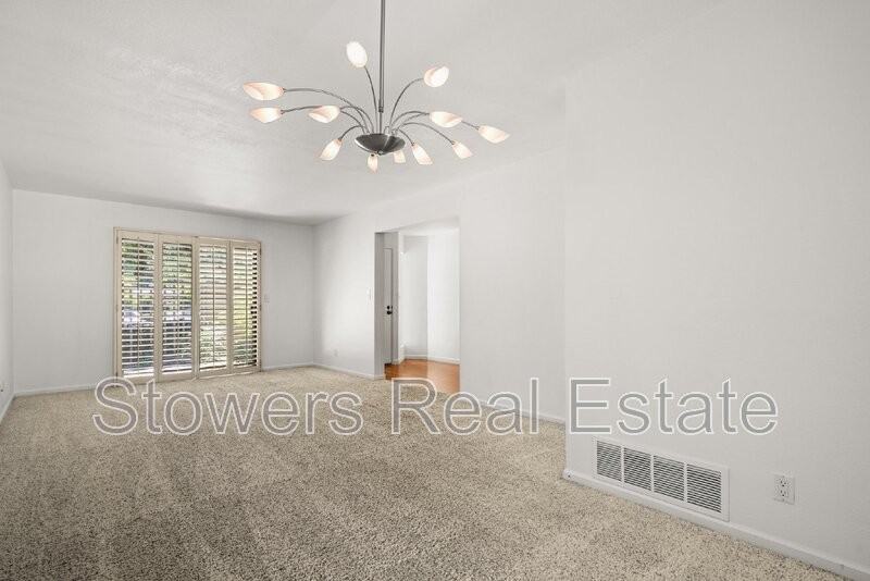 1714 Parkside Drive - Photo 5 of 26