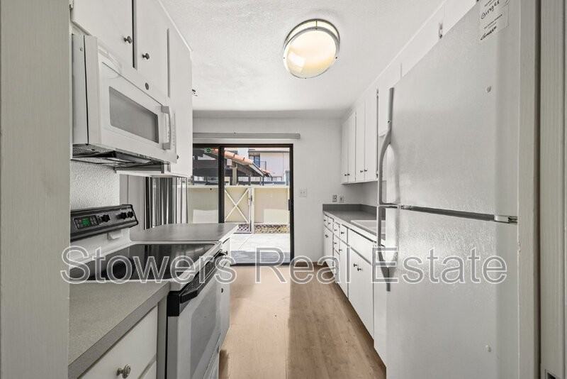 1714 Parkside Drive - Photo 7 of 26