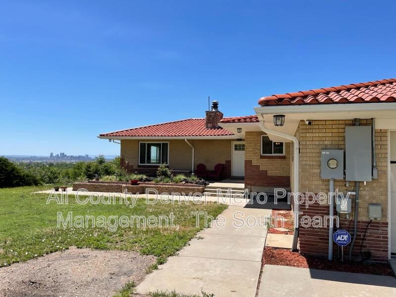 7966 Elmwood Lane - Photo 2 of 40