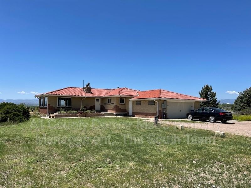 7966 Elmwood Lane - Photo 3 of 40