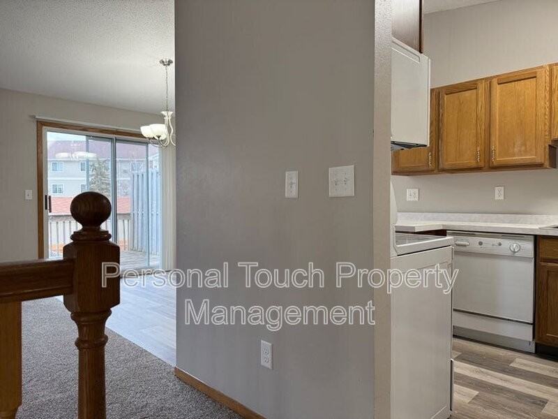 2510 Amber Valley Court South - Photo 2 of 36