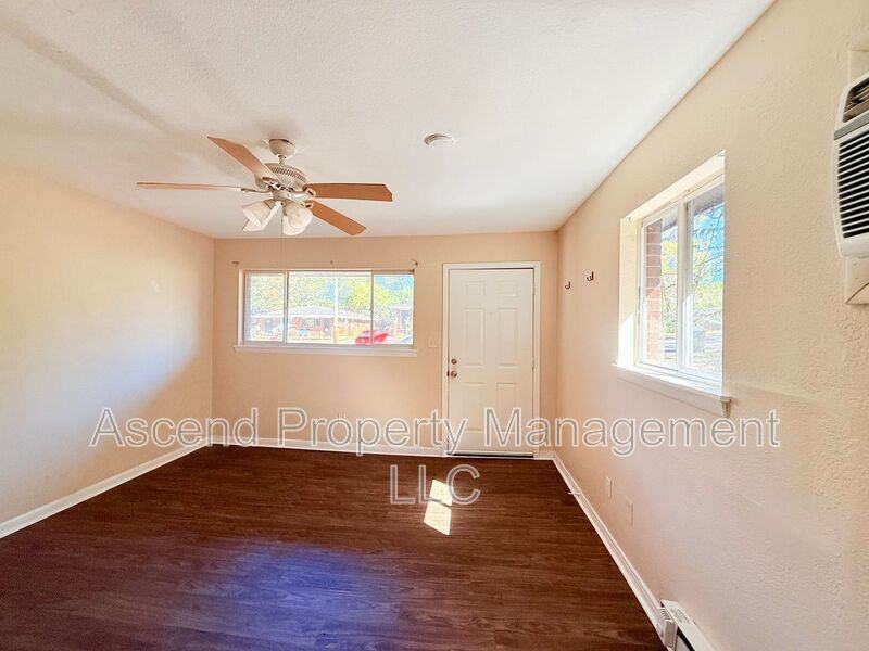 2108 Cooley St #B - Photo 3 of 13