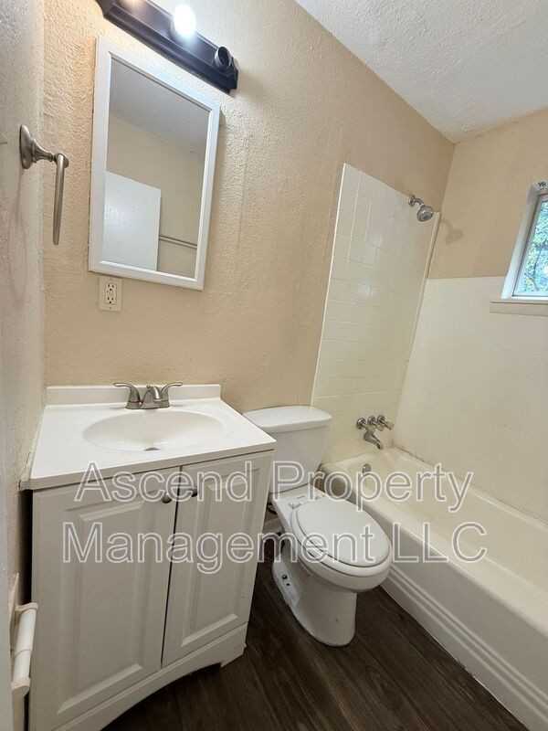 2108 Cooley St #B - Photo 7 of 13