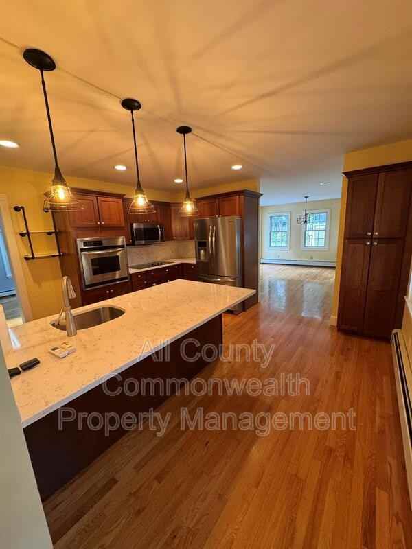 49 Hoppin Hill Ave - Photo 6 of 20