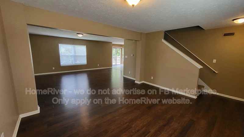 4324 Blue Spruce Ct - Photo 3 of 15