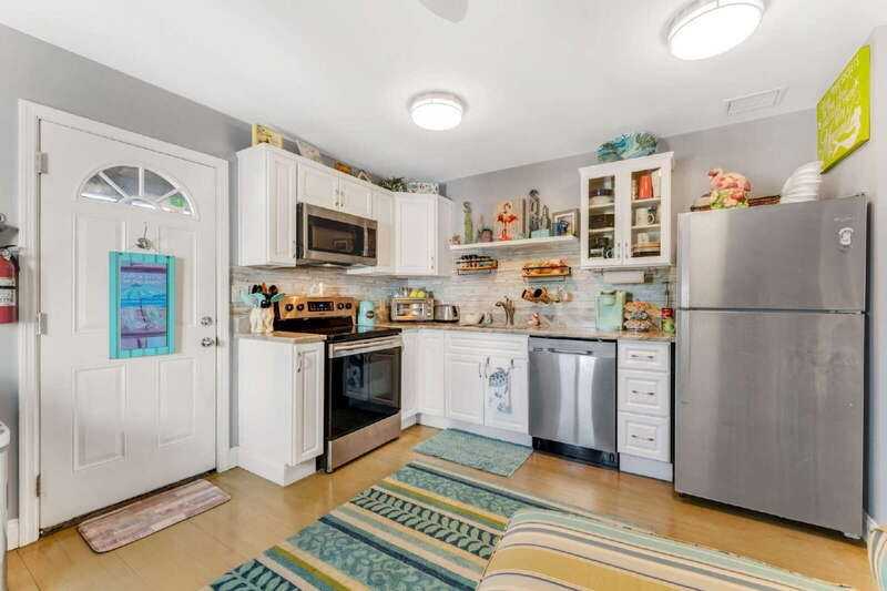 116 S Grandview Ave #B - Photo 2 of 17