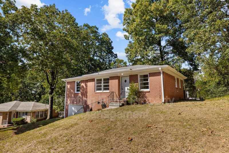 1016 Belle Meade Dr - Photo 4 of 16