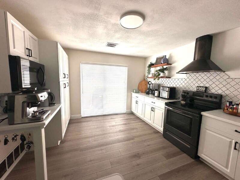 2563 S Peninsula Dr - Photo 6 of 20