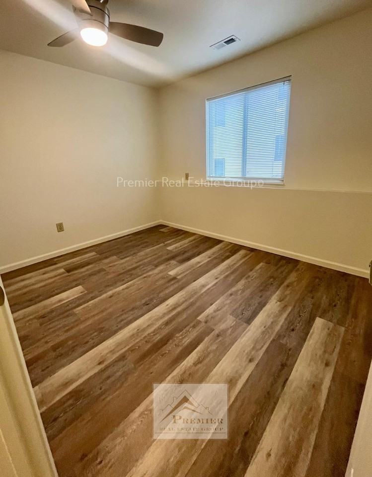 1013 Western Dr - Photo 7 of 9