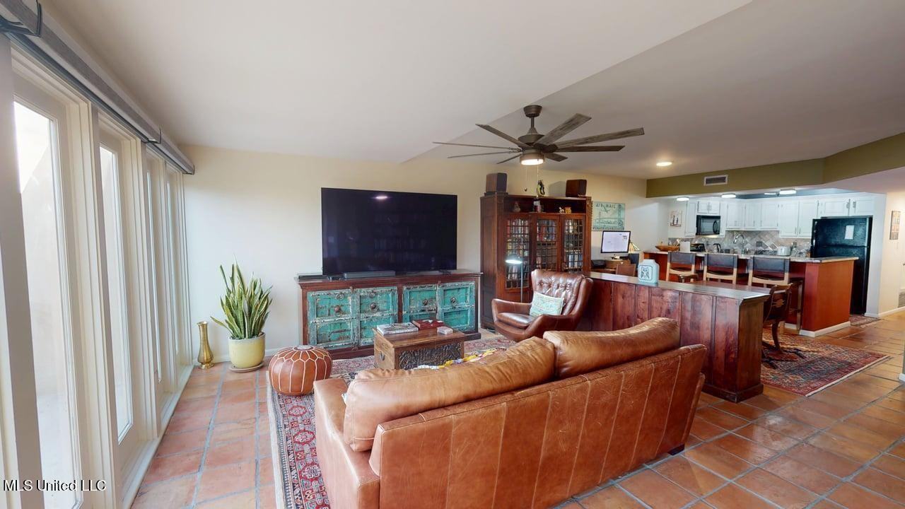 520 Beach Blvd - Photo 5 of 28