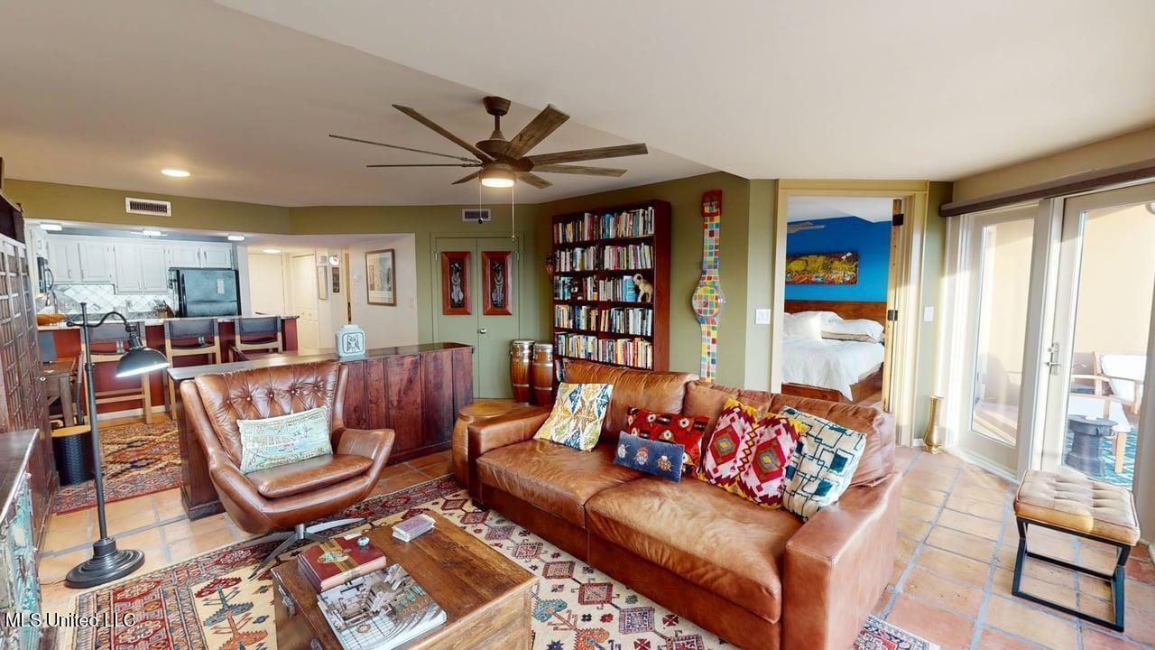 520 Beach Blvd - Photo 6 of 28