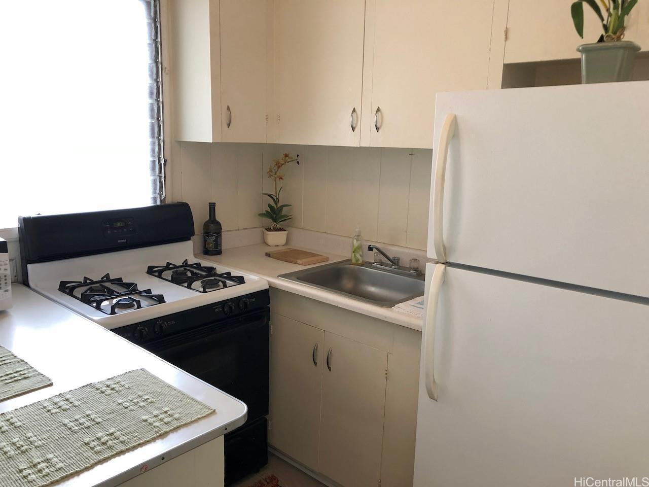 2810 Winam Ave #B - Photo 3 of 15