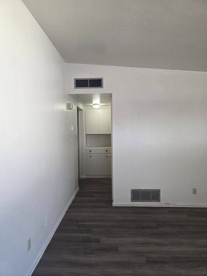 3501 E 3rd St #A - Photo 4 of 10