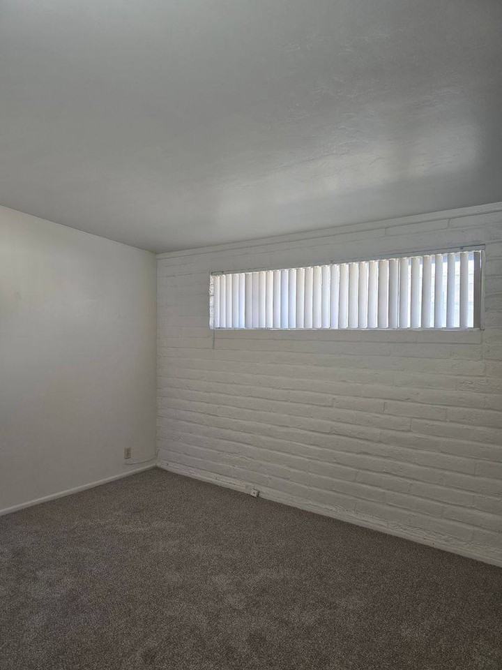 3501 E 3rd St #A - Photo 5 of 10