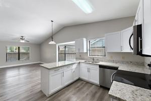 featured image of 916 Daffodil Drive