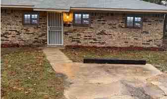 featured image of 2409 South Cypress Street