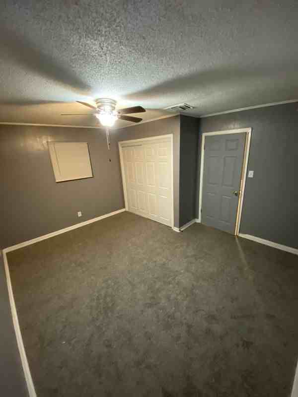 2409 S Cypress St - Photo 6 of 7