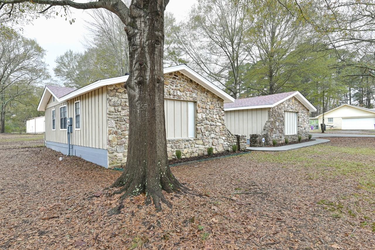 7315 Russwood Lane East - Photo 2 of 18