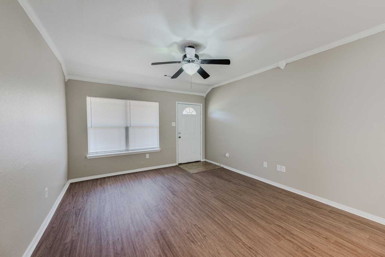 116 Meadow Dr - Photo 3 of 14