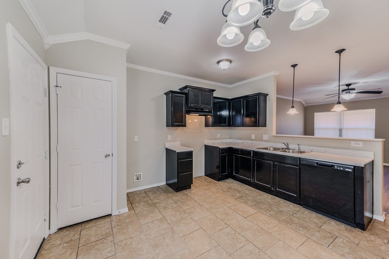 116 Meadow Dr - Photo 6 of 14