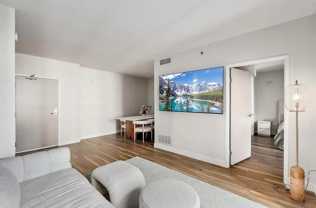 425 W Beech St - Photo 1 of 1