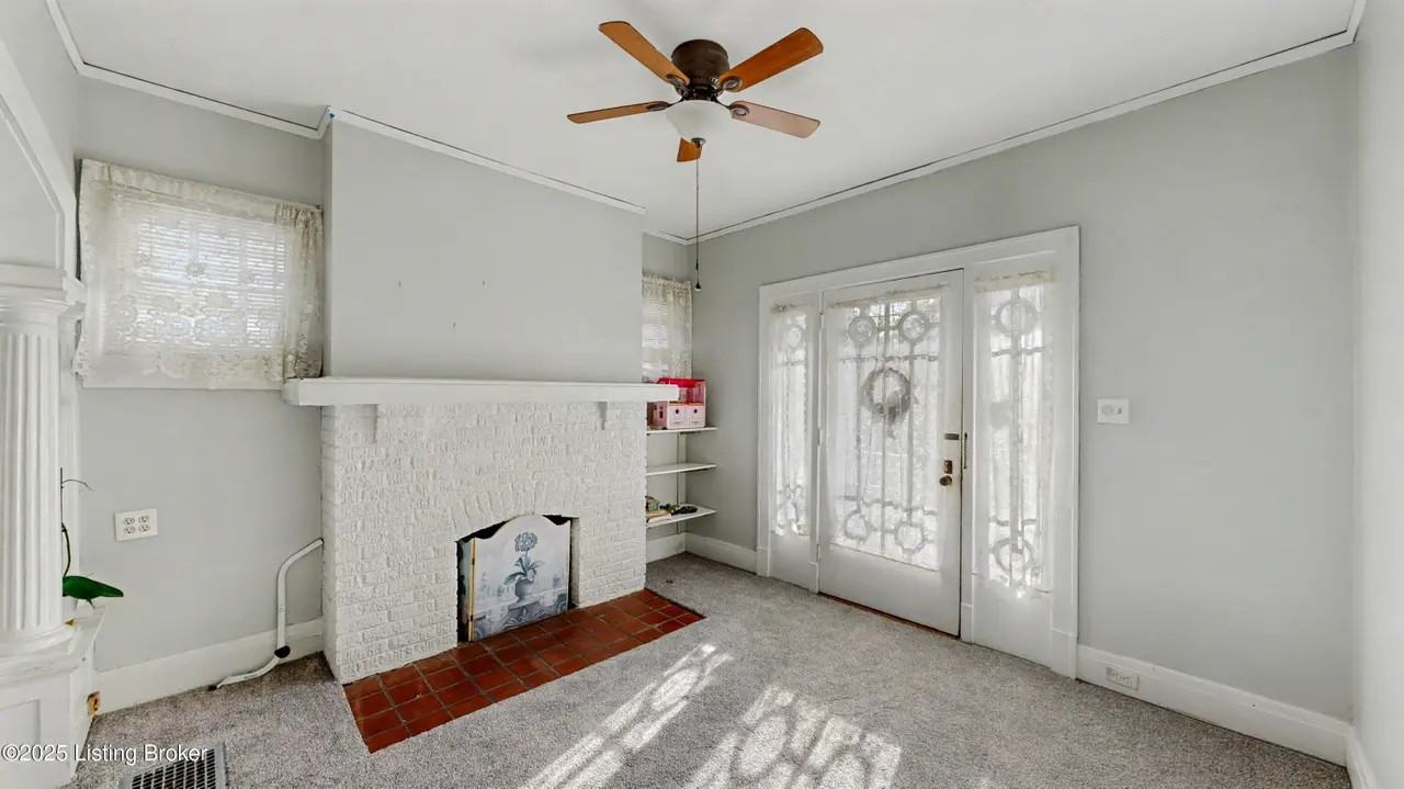 219 Pennsylvania Avenue - Photo 3 of 4